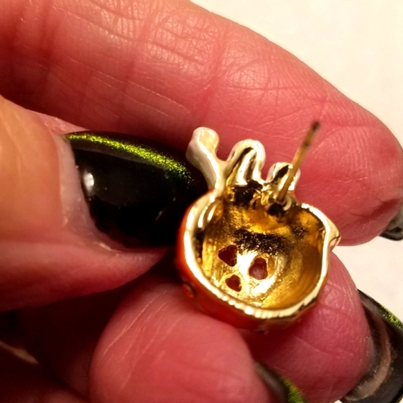 Kirk's Folly Happy Jack Pumpkin Earrings - Picture 4 of 9